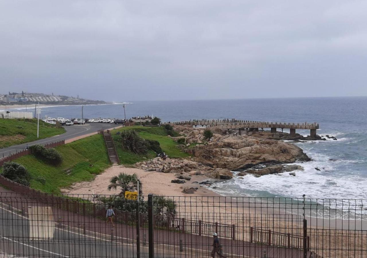 Whale Rock, Modern Beachfront Apartment มาร์เกท ภายนอก รูปภาพ